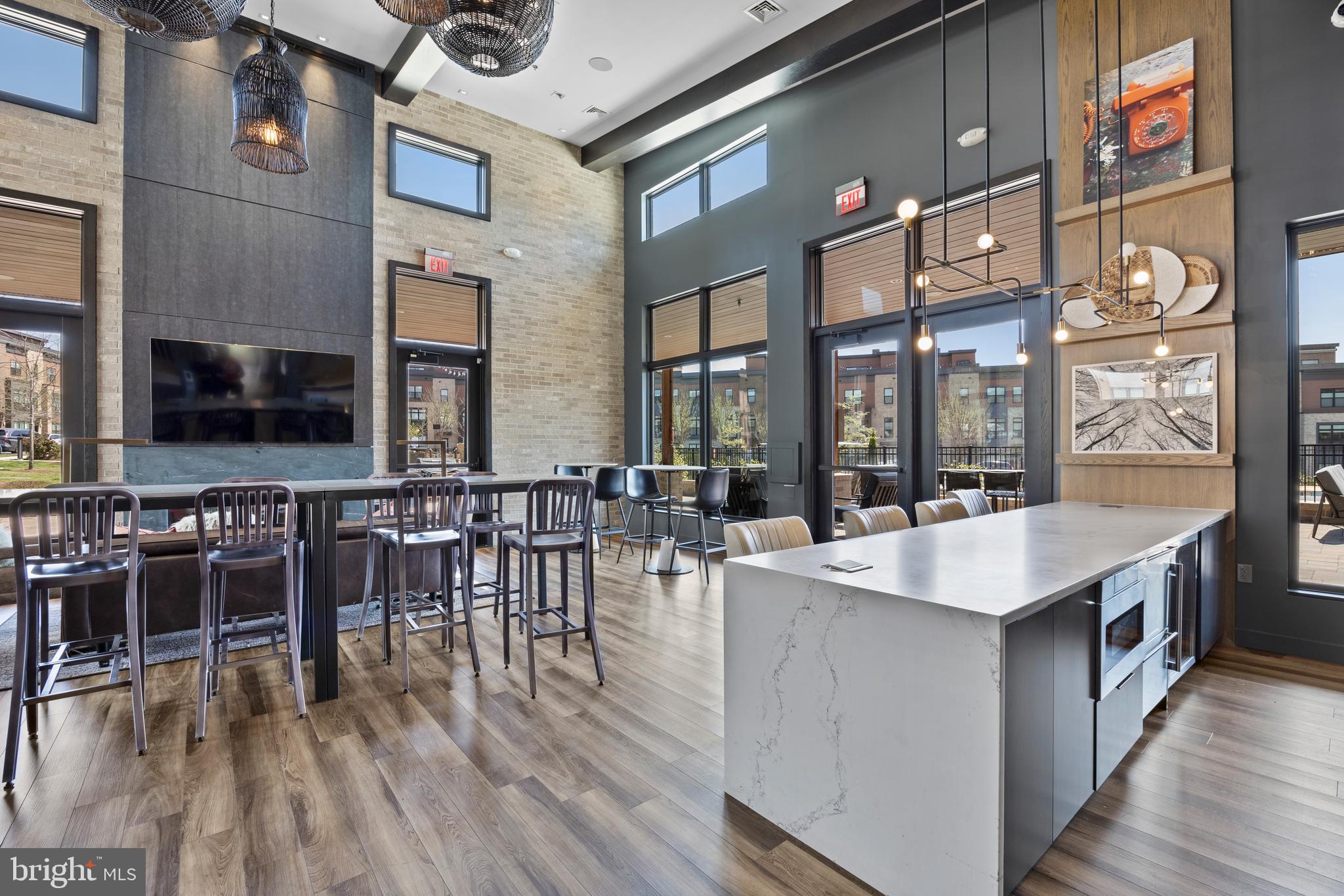 TOWER OAKS - Residential