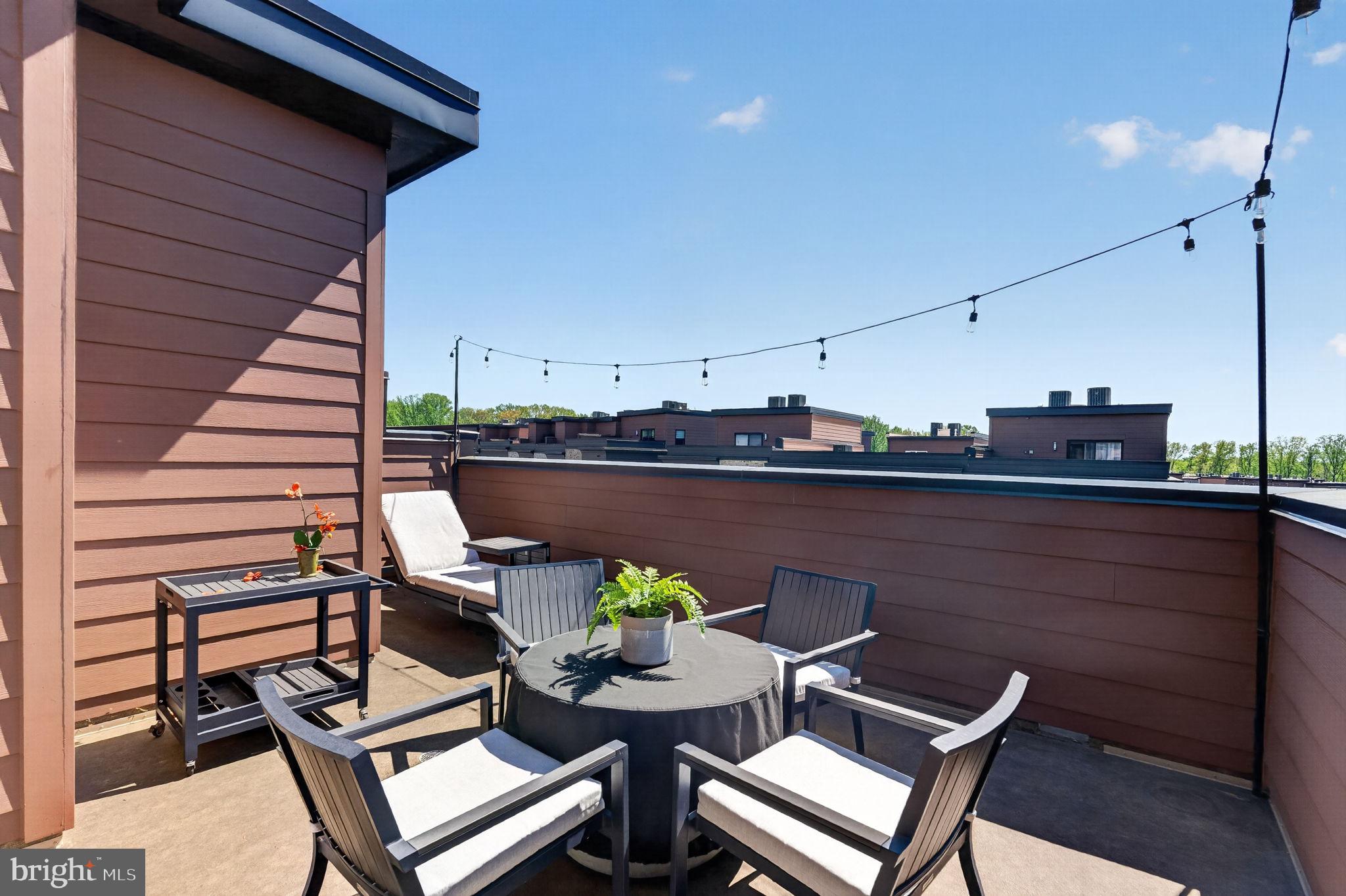 TOWER OAKS - Residential