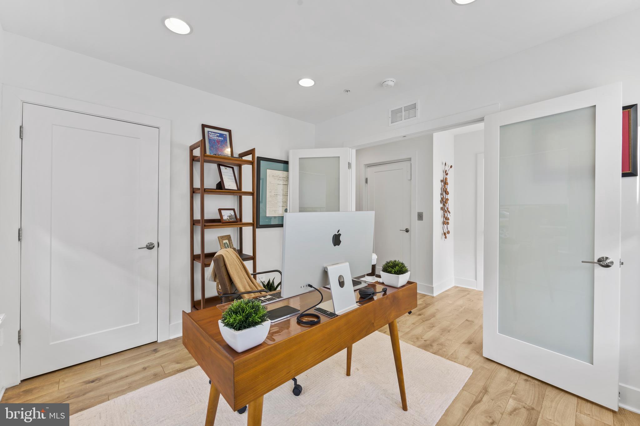 TOWER OAKS - Residential