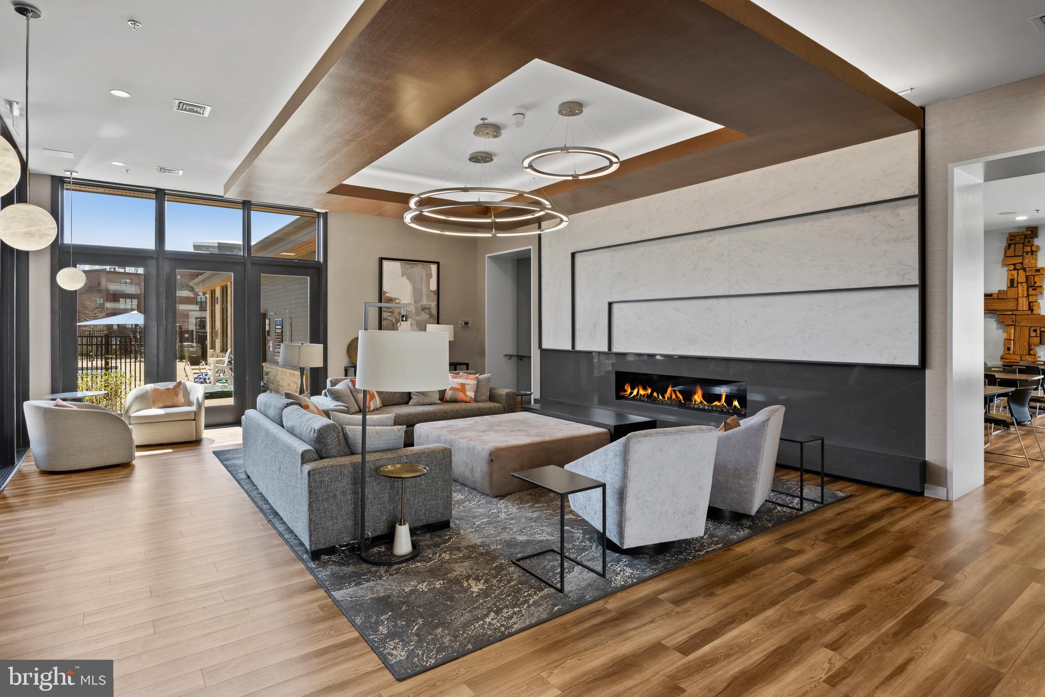 TOWER OAKS - Residential