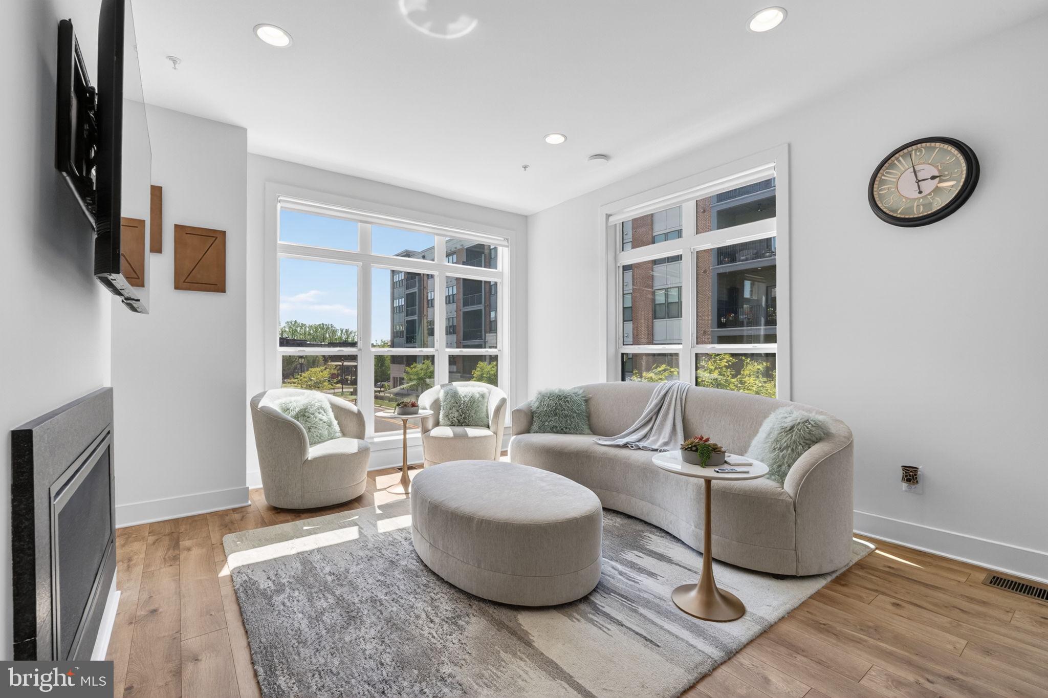 TOWER OAKS - Residential