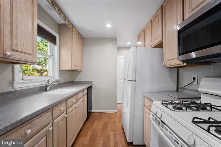 121 WHITMOOR TERRACE