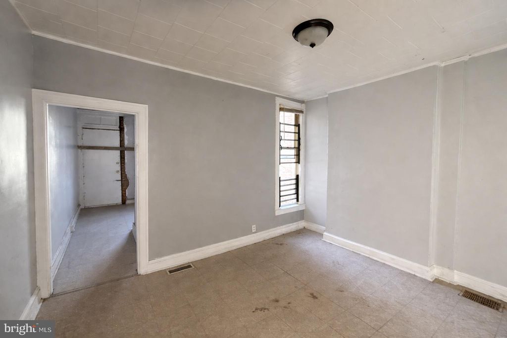 Photo of 1521 N Carey Street, BALTIMORE, MD 21217 (MLS # MDBA2198906)