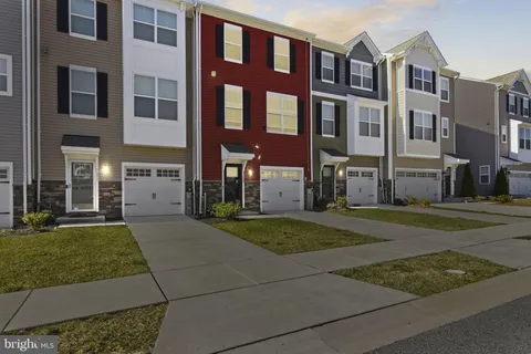 MLS: MDBC2146692
