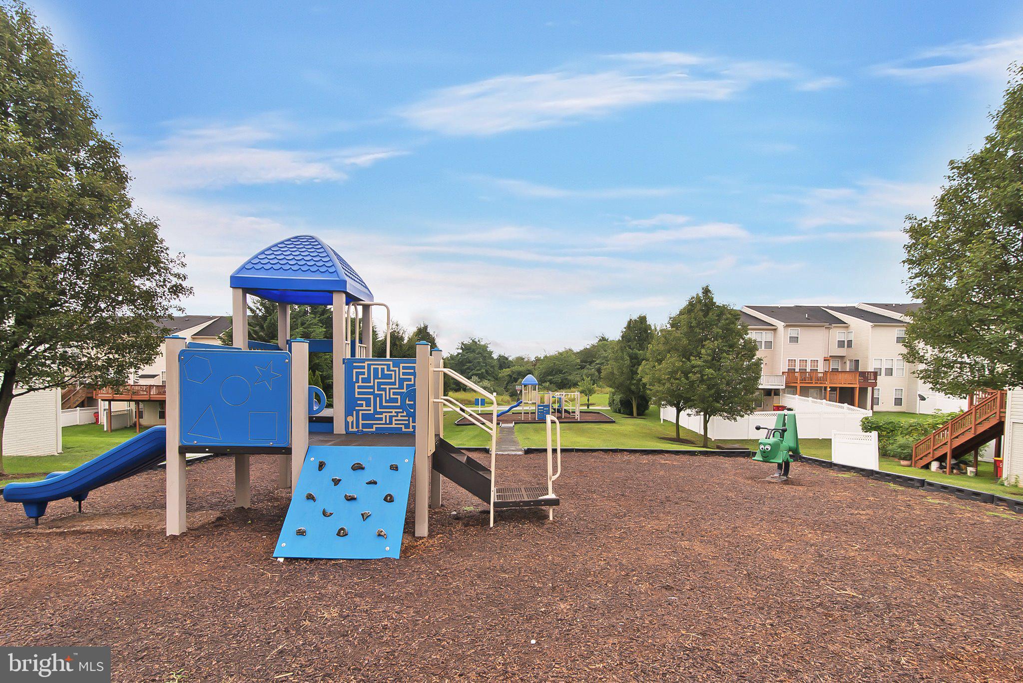 LAKELAND PLACE - Residential