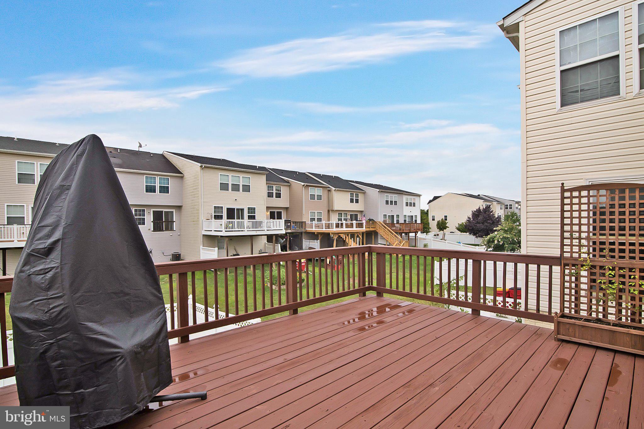 LAKELAND PLACE - Residential