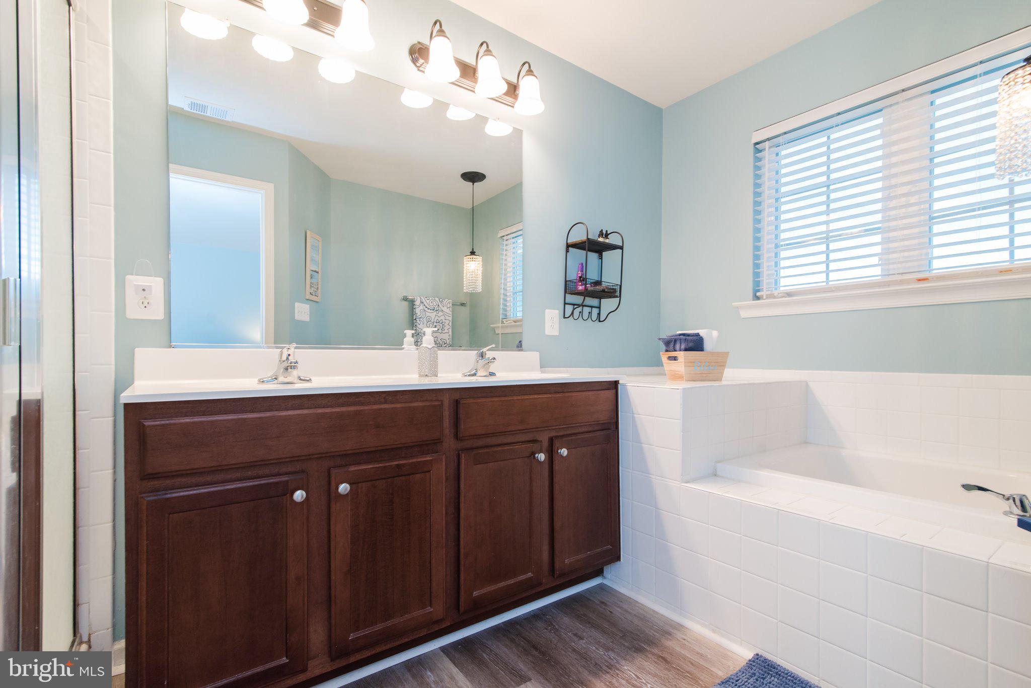 LAKELAND PLACE - Residential