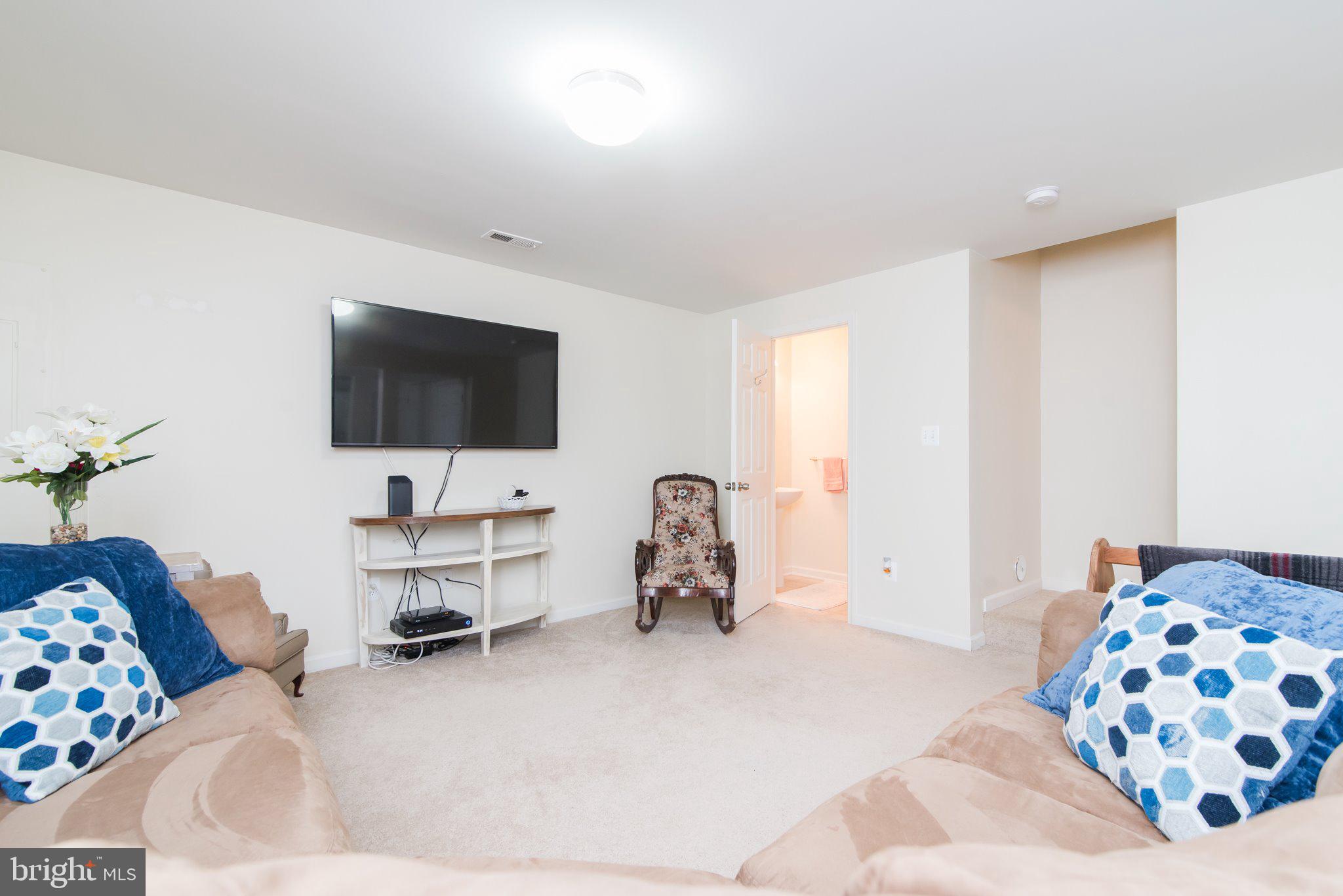 LAKELAND PLACE - Residential