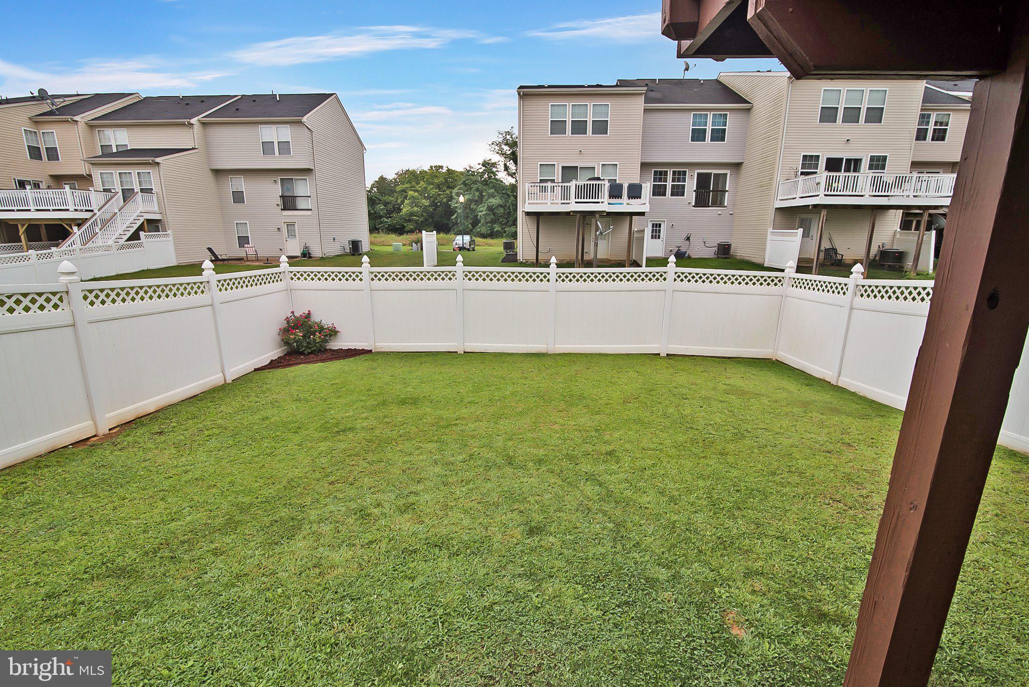 LAKELAND PLACE - Residential