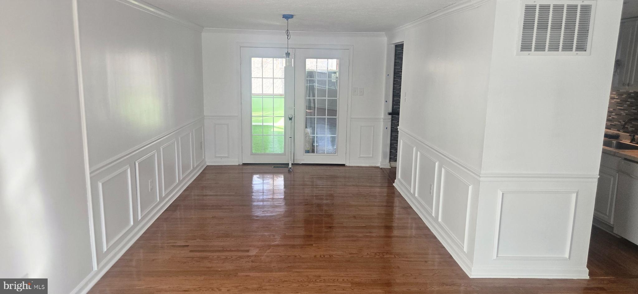 CLINTON WOODS - Residential