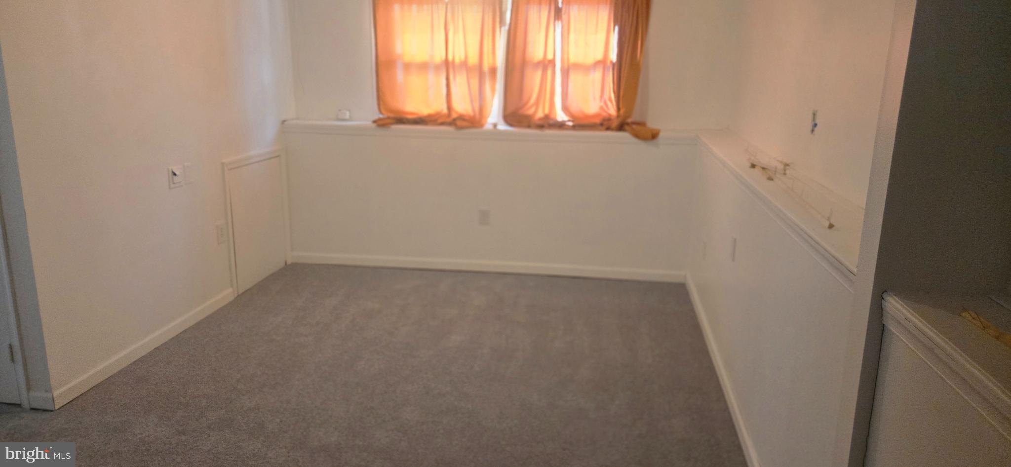 CLINTON WOODS - Residential