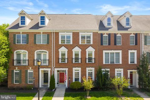 22938 EVERSOLE TERRACE BRAMBLETON VA 20148