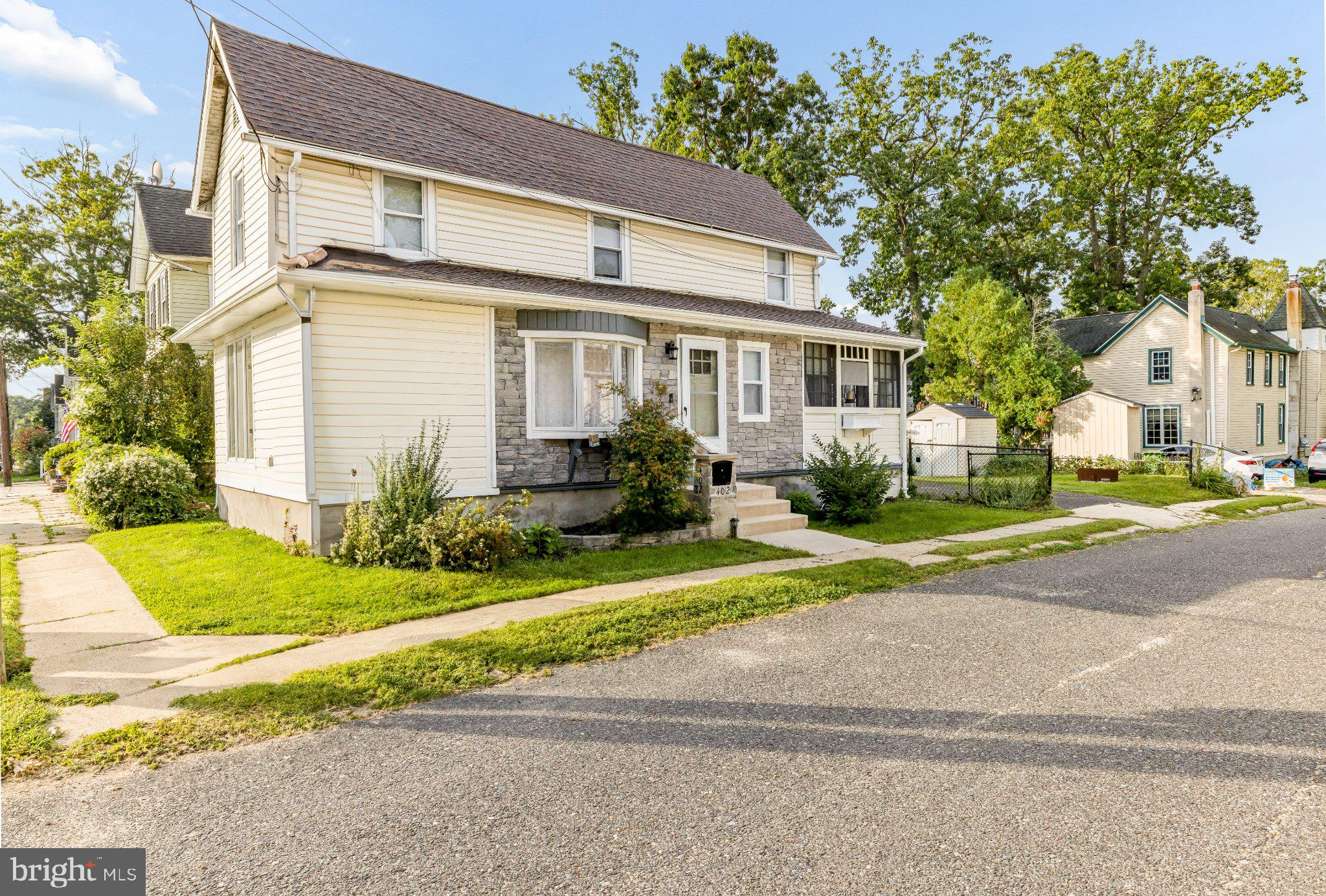 402 WESLEY AVENUE