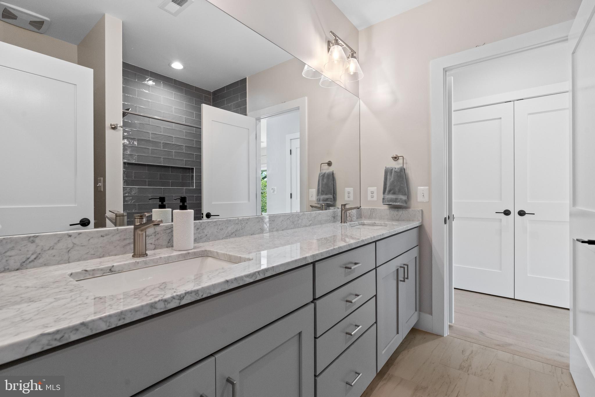 BUFFALO PARK - Residential