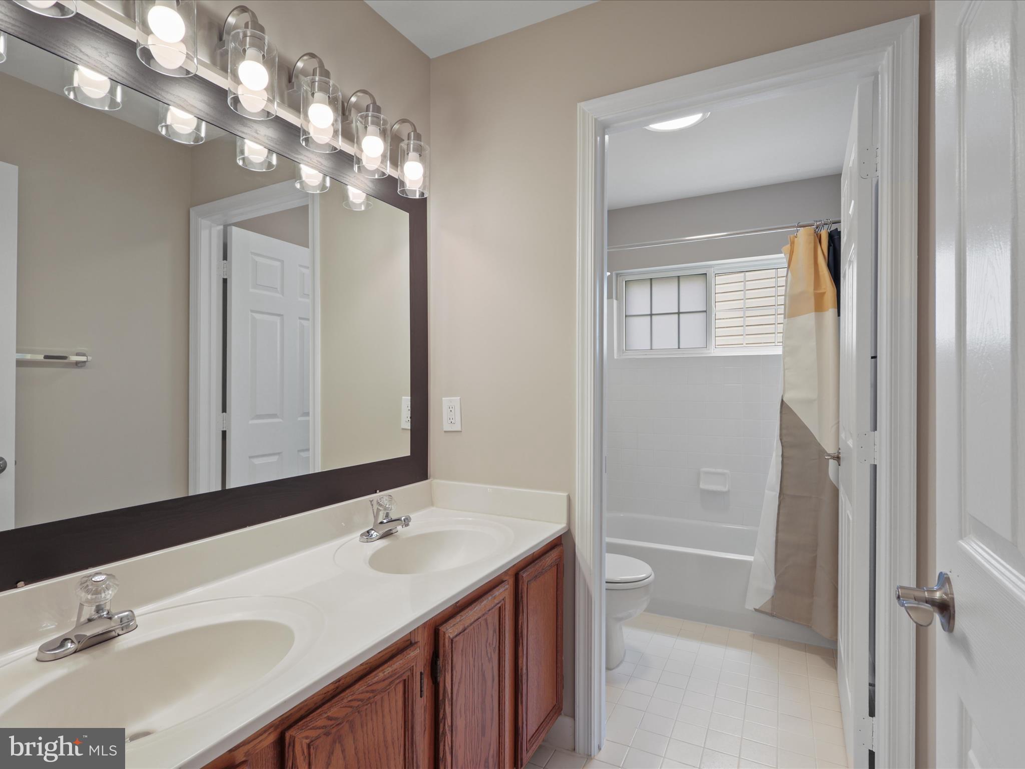 KINGSTOWNE - Residential