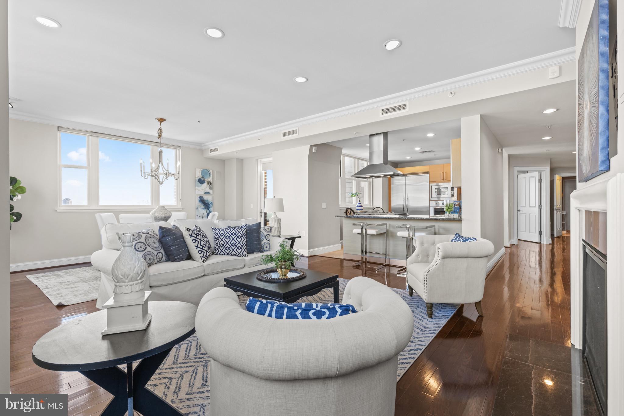 THE RITZ-CARLTON RESIDENCES - Residential