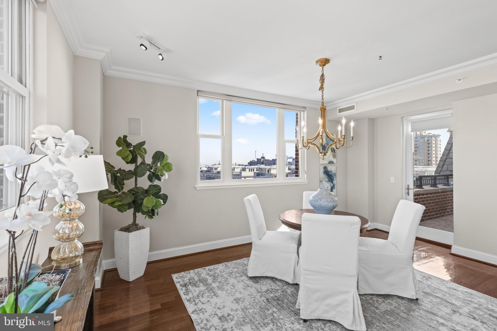 THE RITZ-CARLTON RESIDENCES - Residential