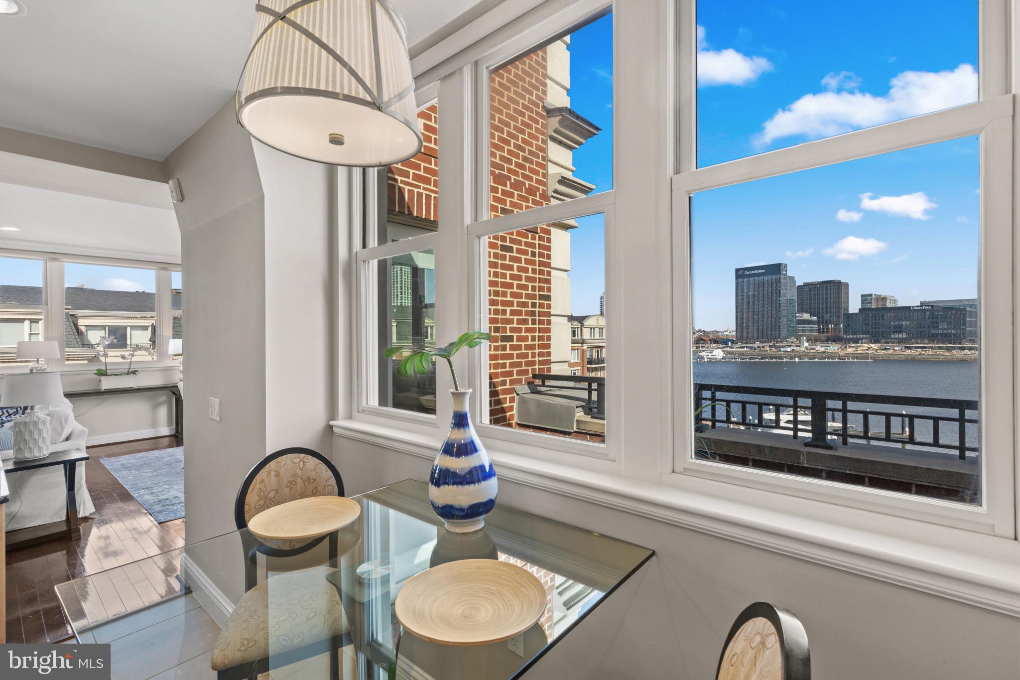 THE RITZ-CARLTON RESIDENCES - Residential