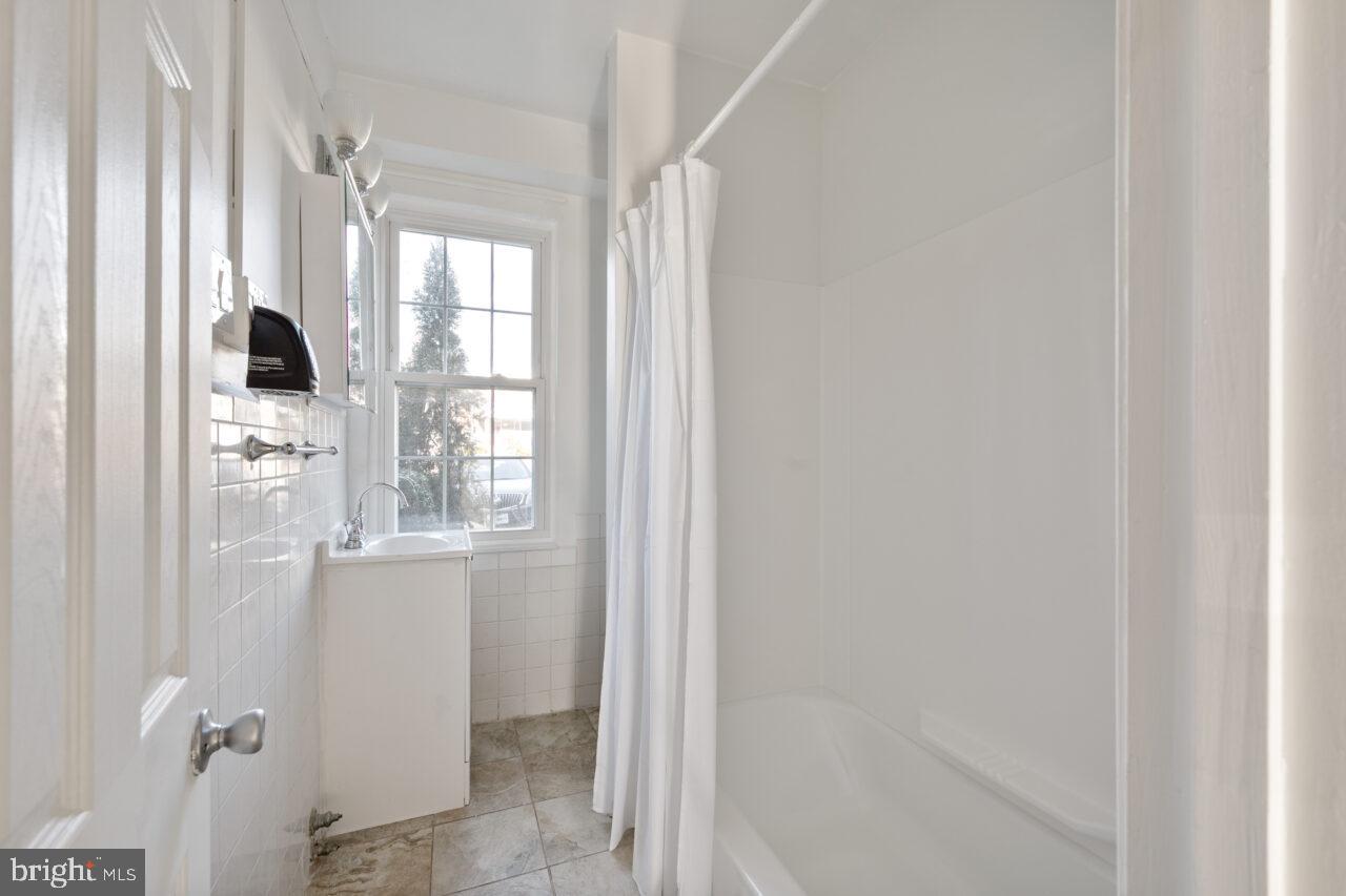 DEL RAY - Residential Lease