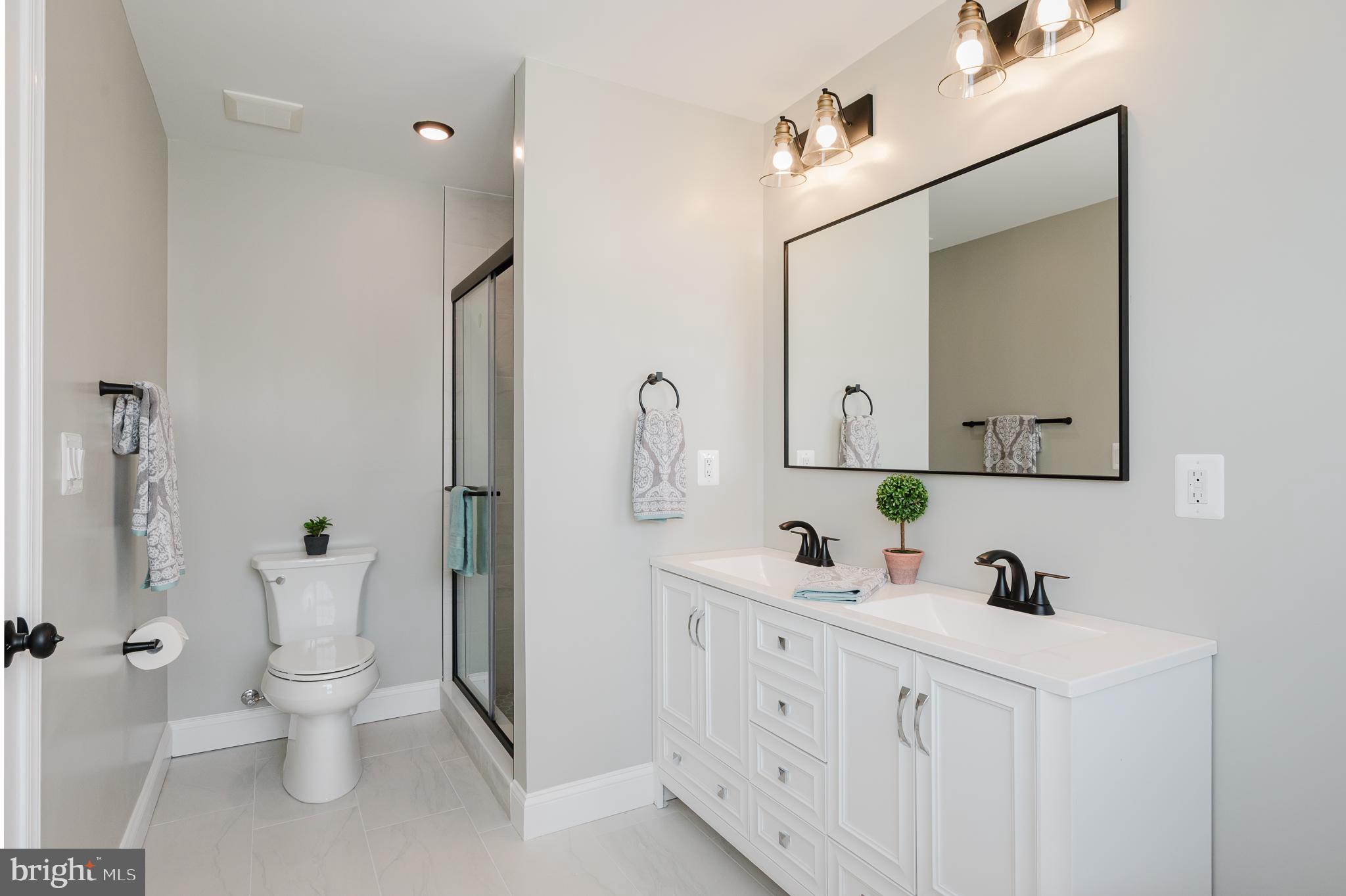 HOLLY WOODS - Residential