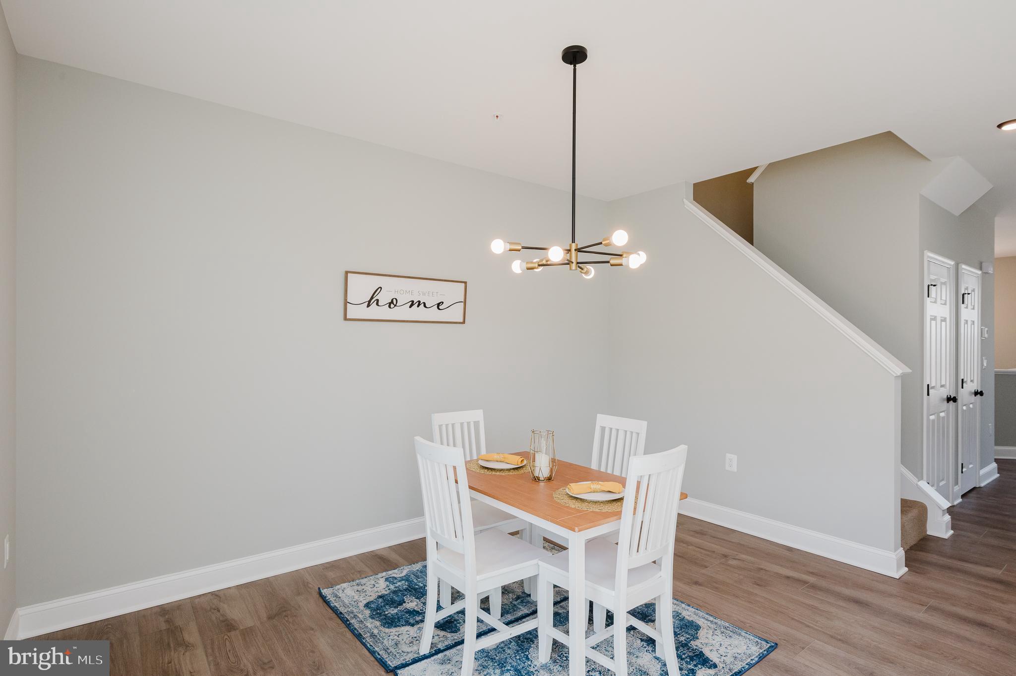 HOLLY WOODS - Residential