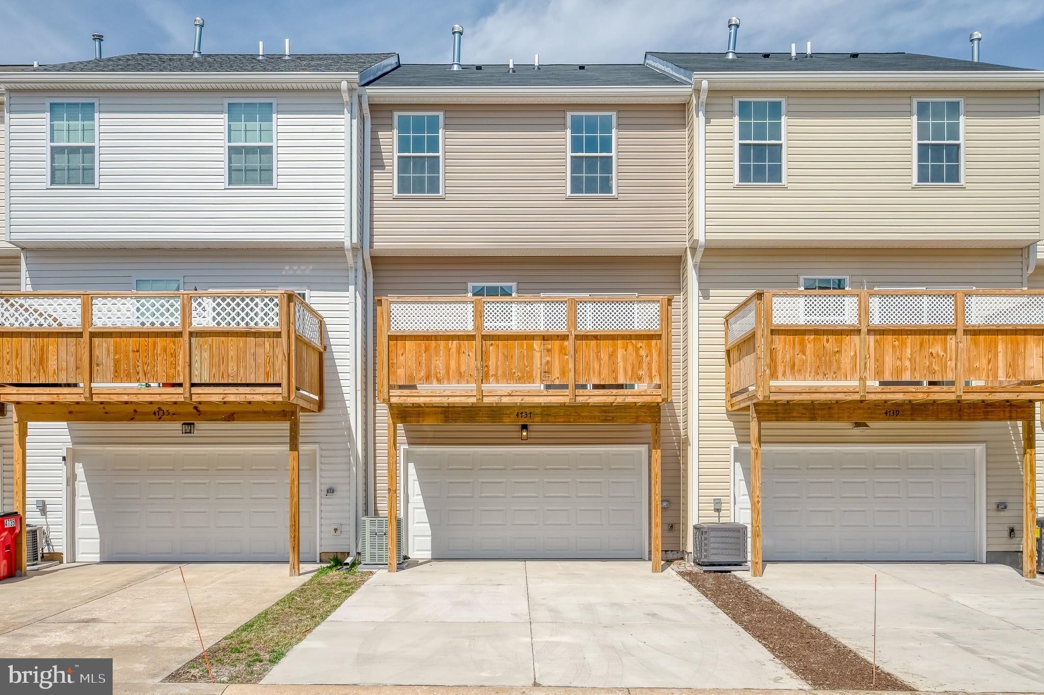 HOLLY WOODS - Residential