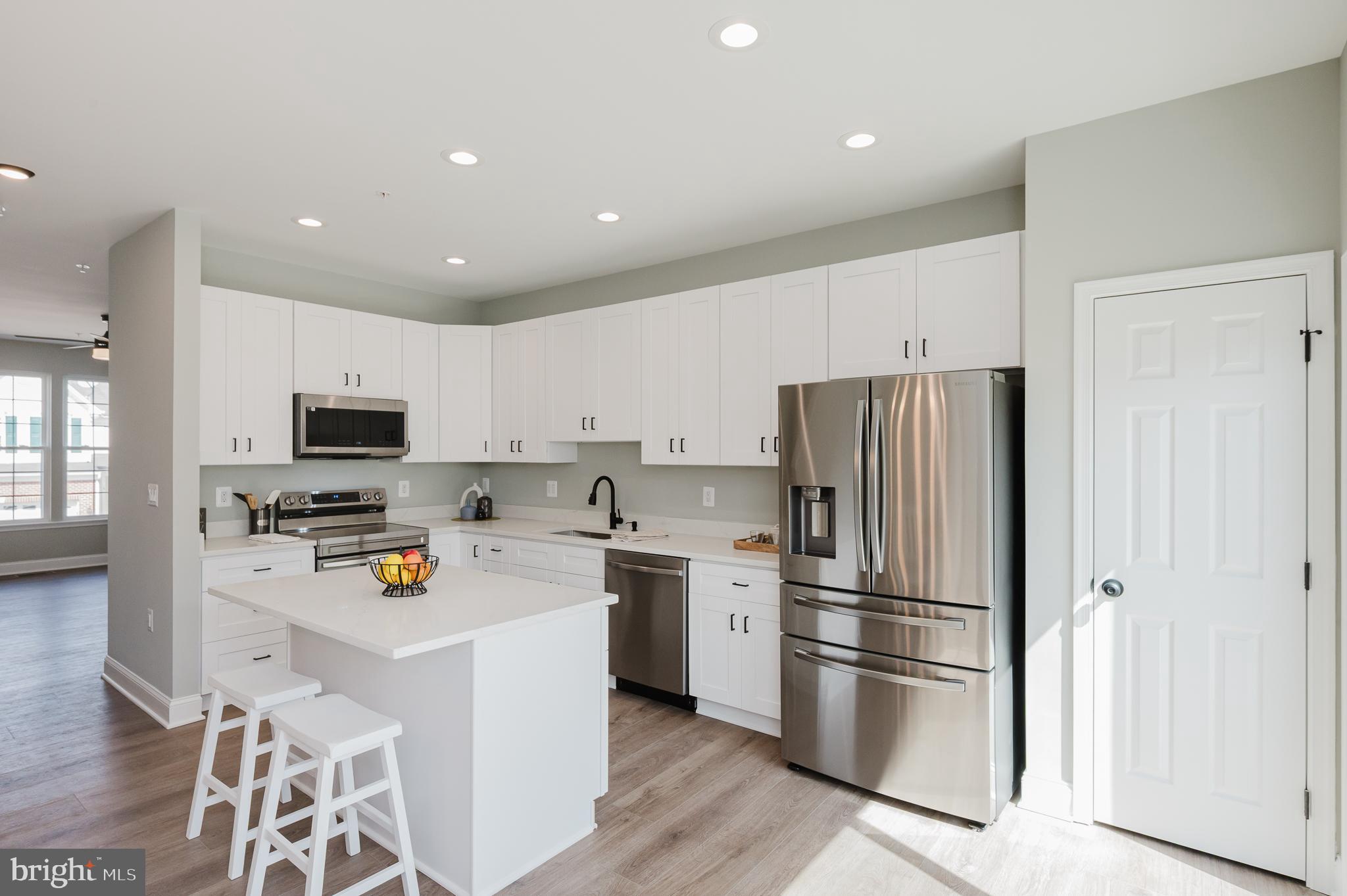 HOLLY WOODS - Residential