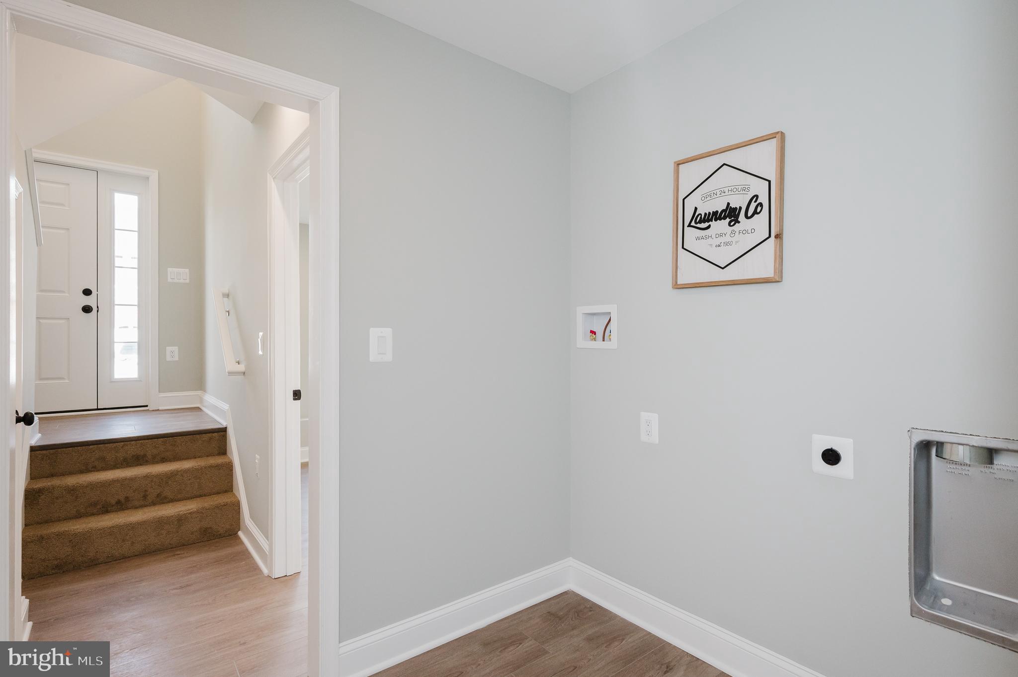 HOLLY WOODS - Residential