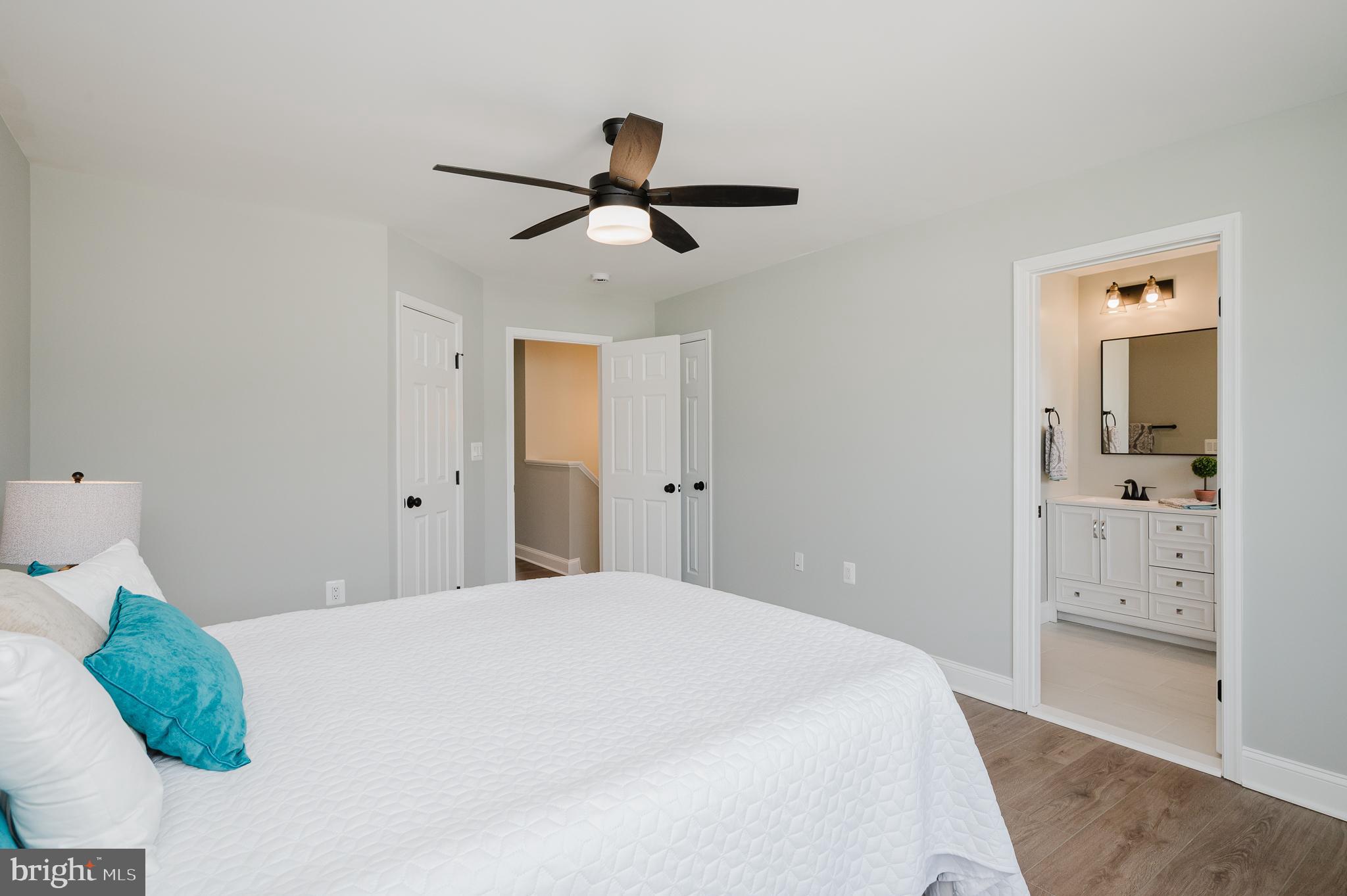 HOLLY WOODS - Residential