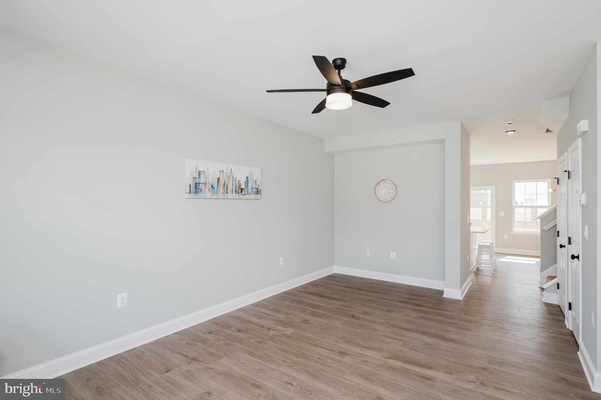 HOLLY WOODS - Residential