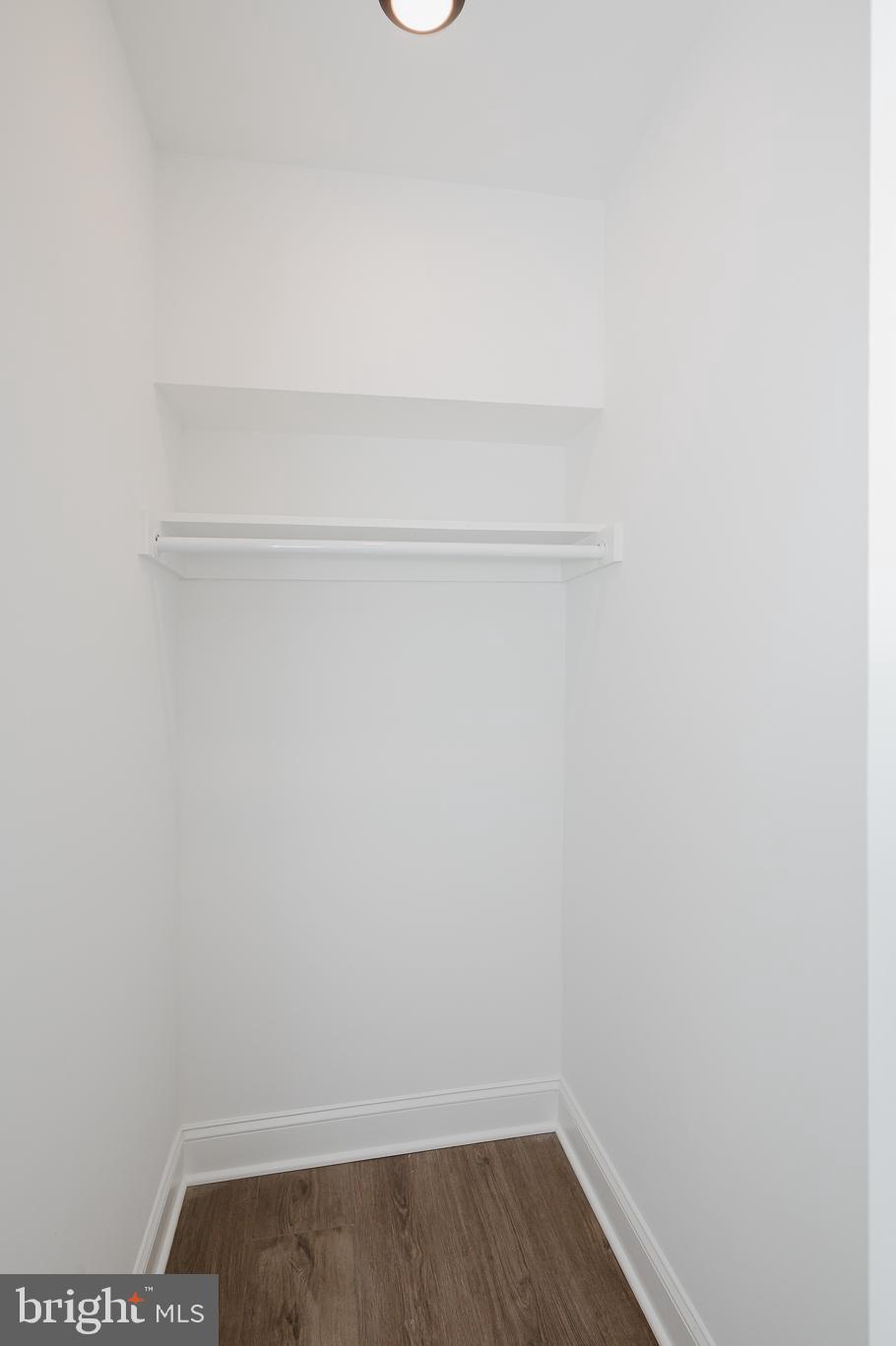 HOLLY WOODS - Residential