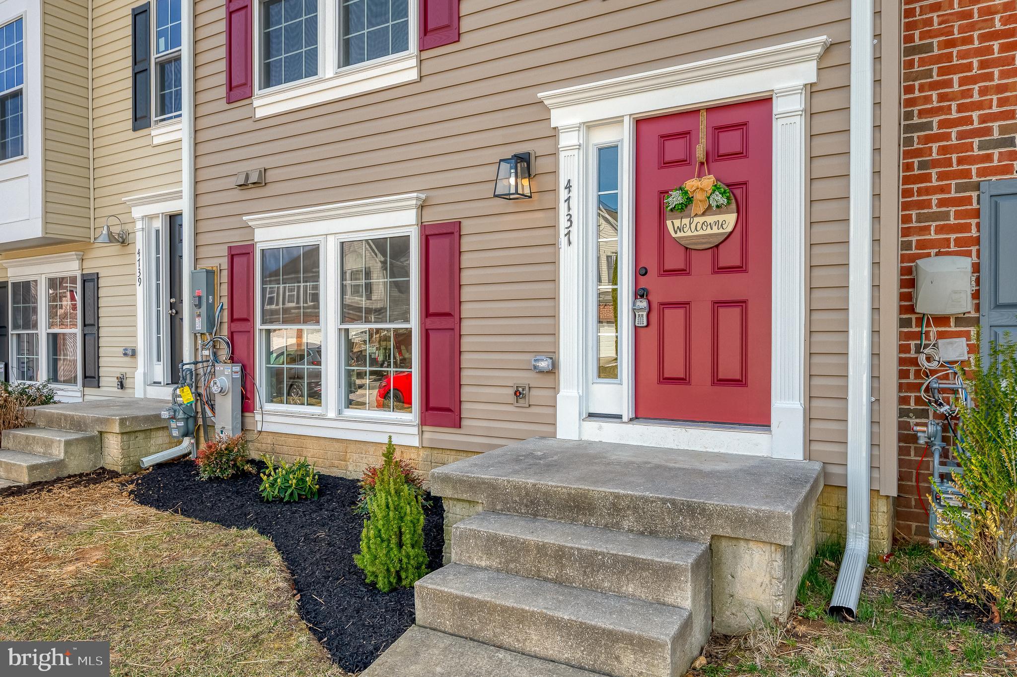 HOLLY WOODS - Residential