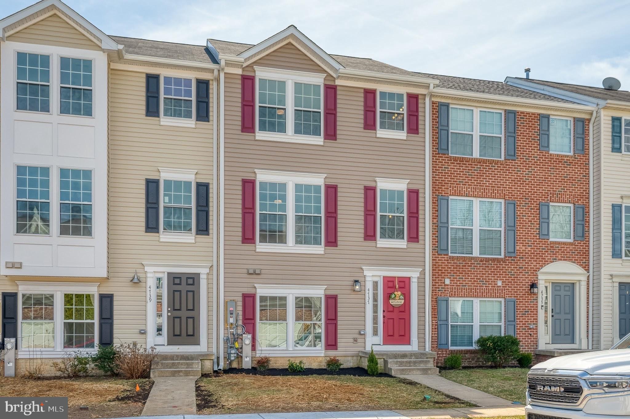 HOLLY WOODS - Residential