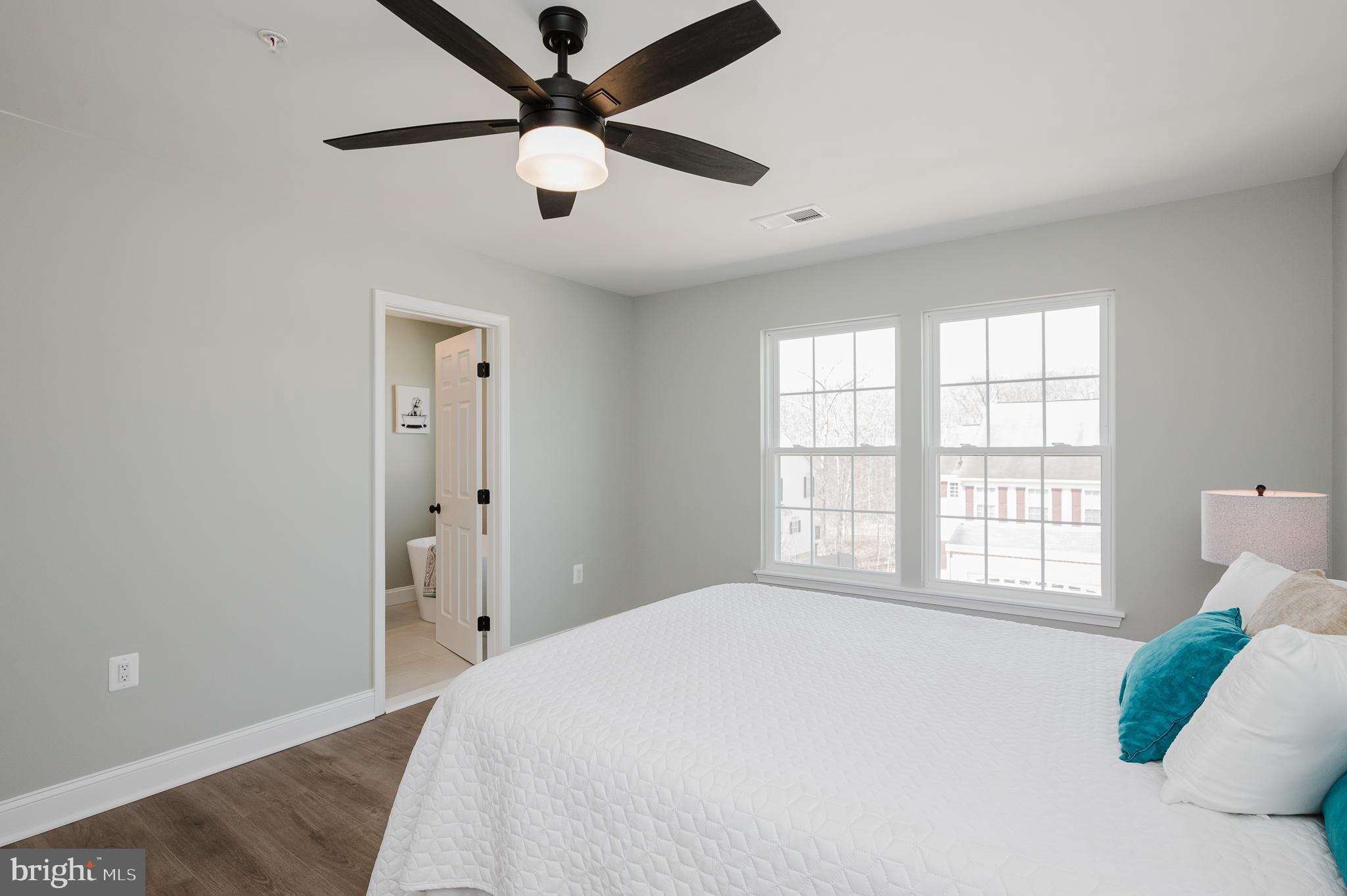 HOLLY WOODS - Residential