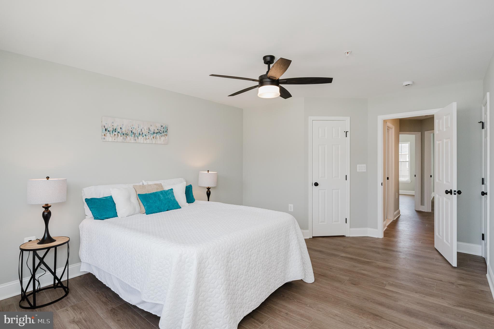 HOLLY WOODS - Residential