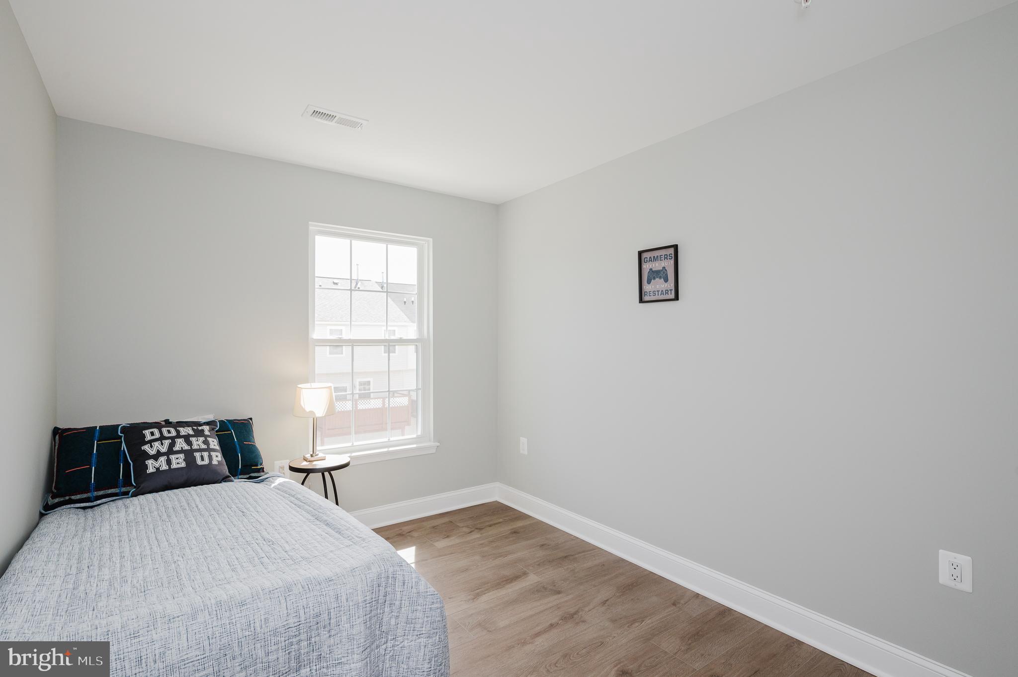 HOLLY WOODS - Residential