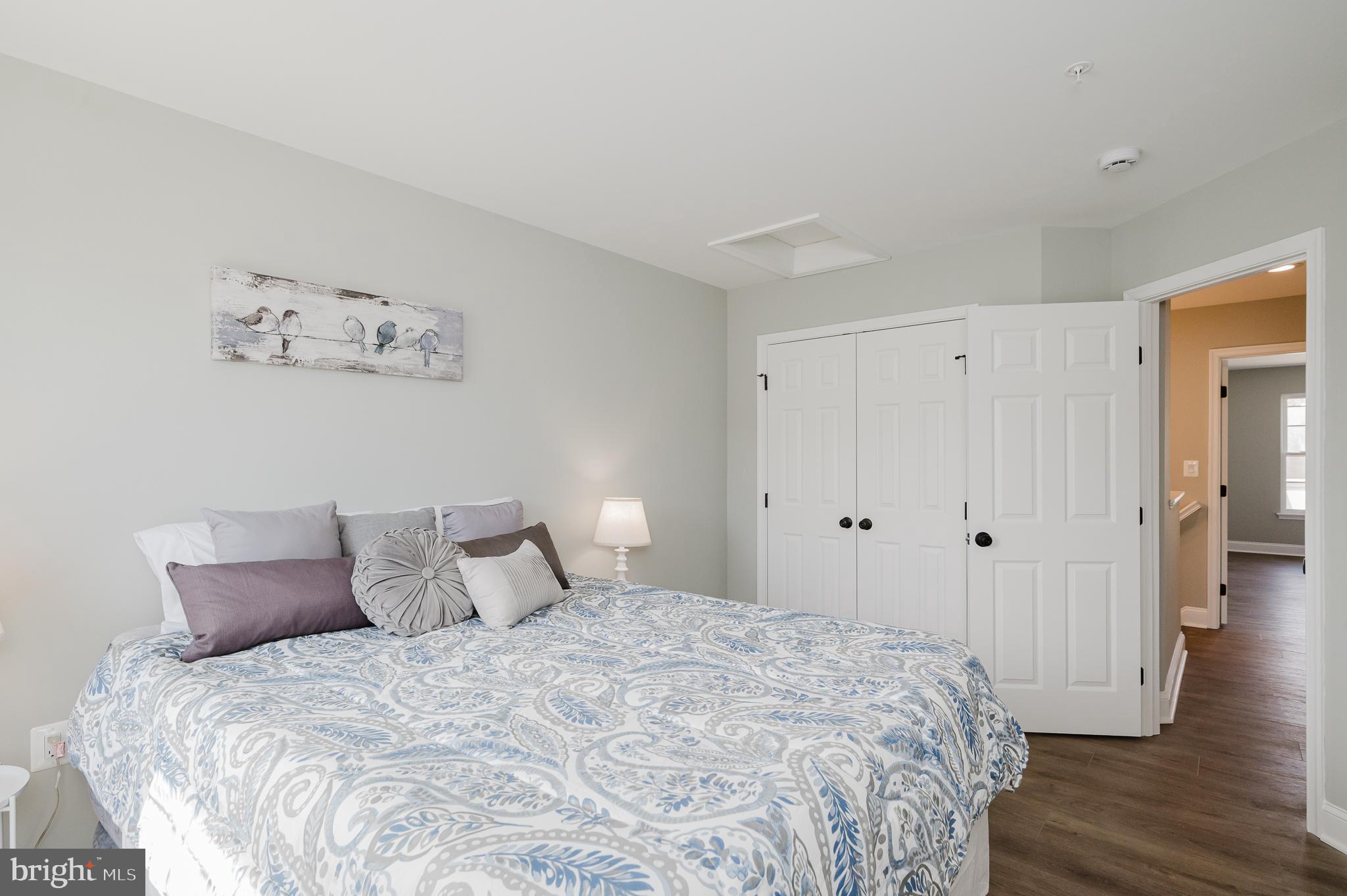 HOLLY WOODS - Residential