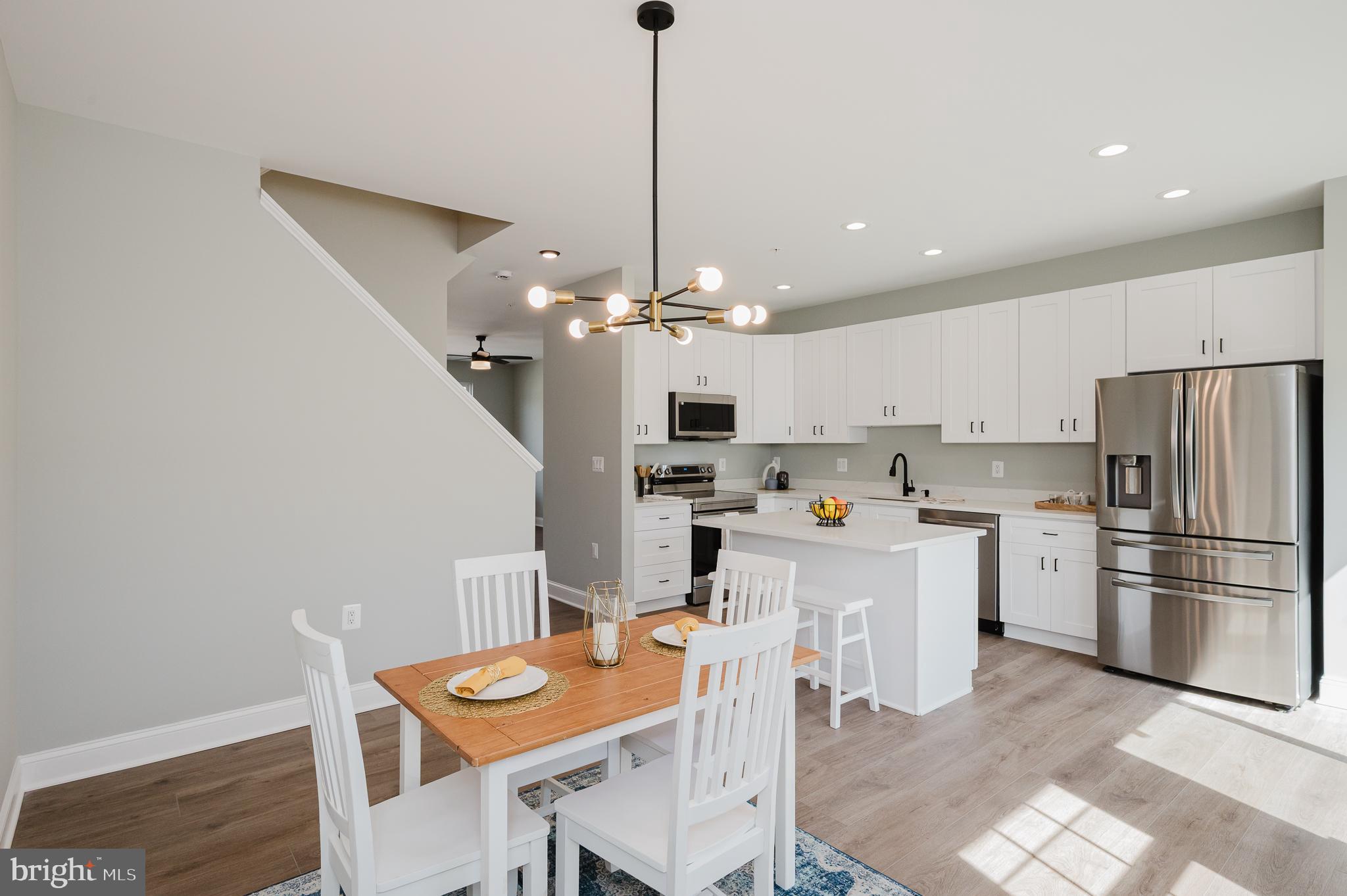 HOLLY WOODS - Residential