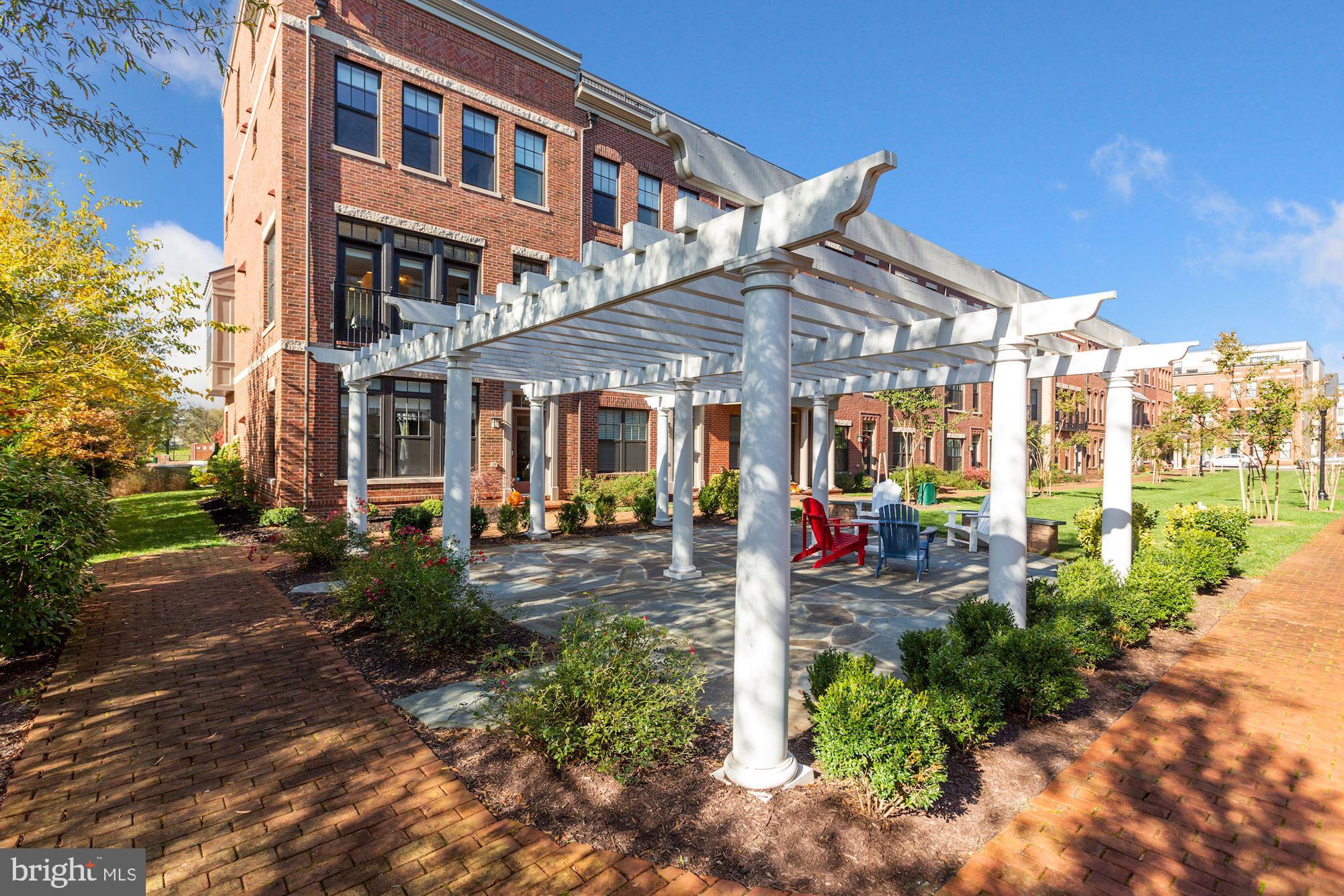 426 IRONSIDES SQUARE SE