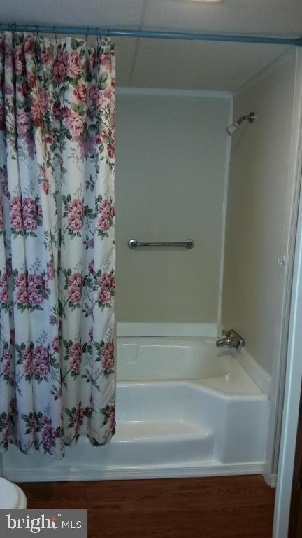 LAKEVIEW COUNTRY ESTATES - Residential