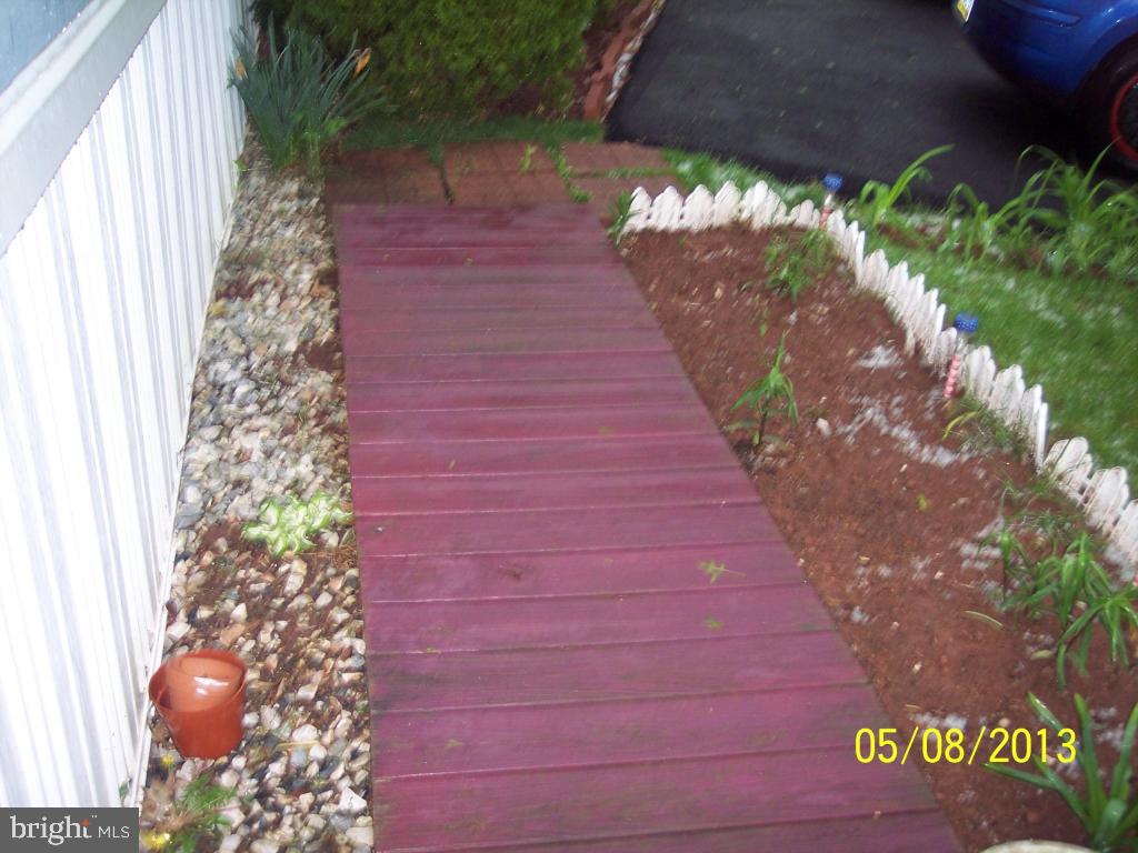 LAKEVIEW COUNTRY ESTATES - Residential