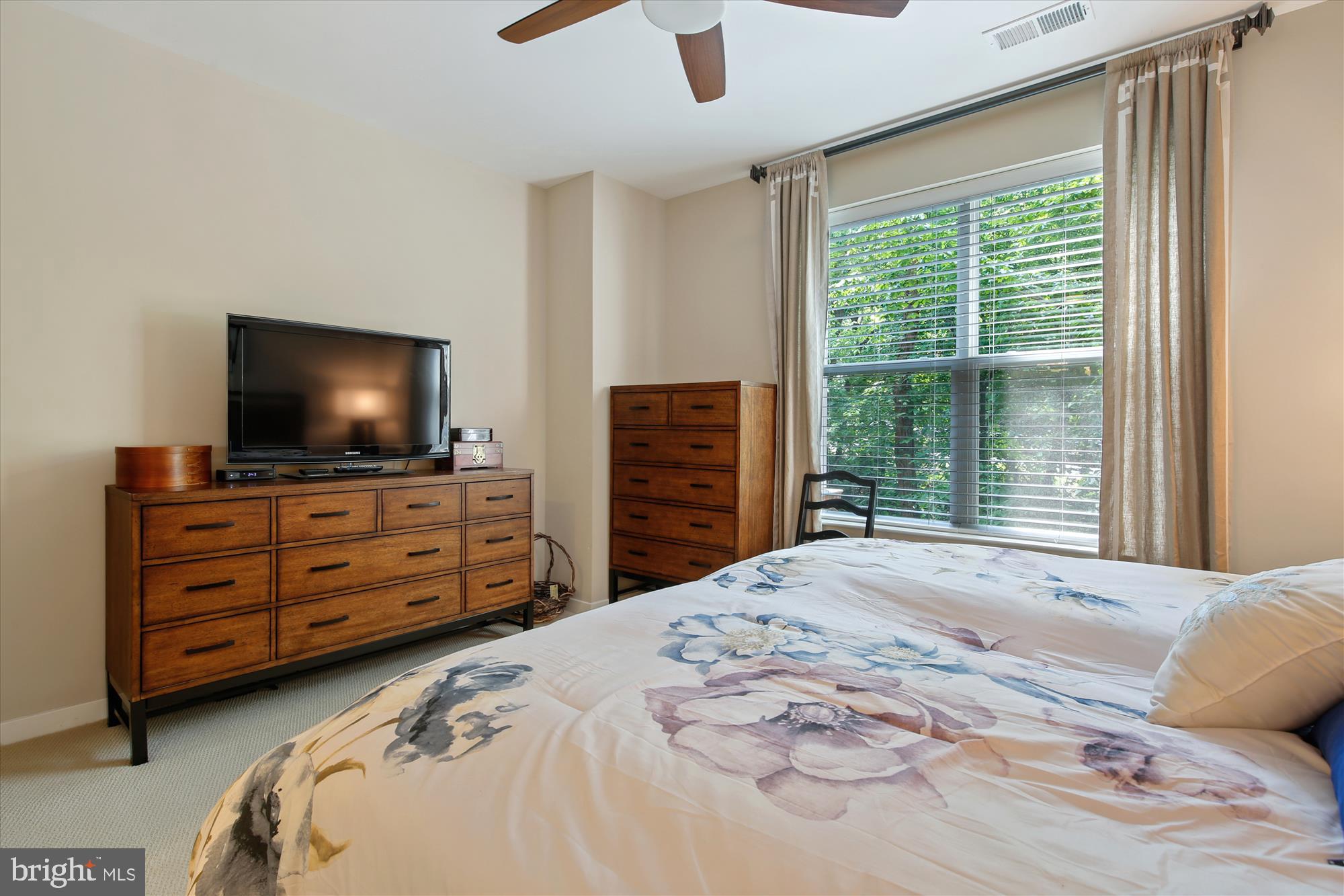 THE ENCLAVE - Residential