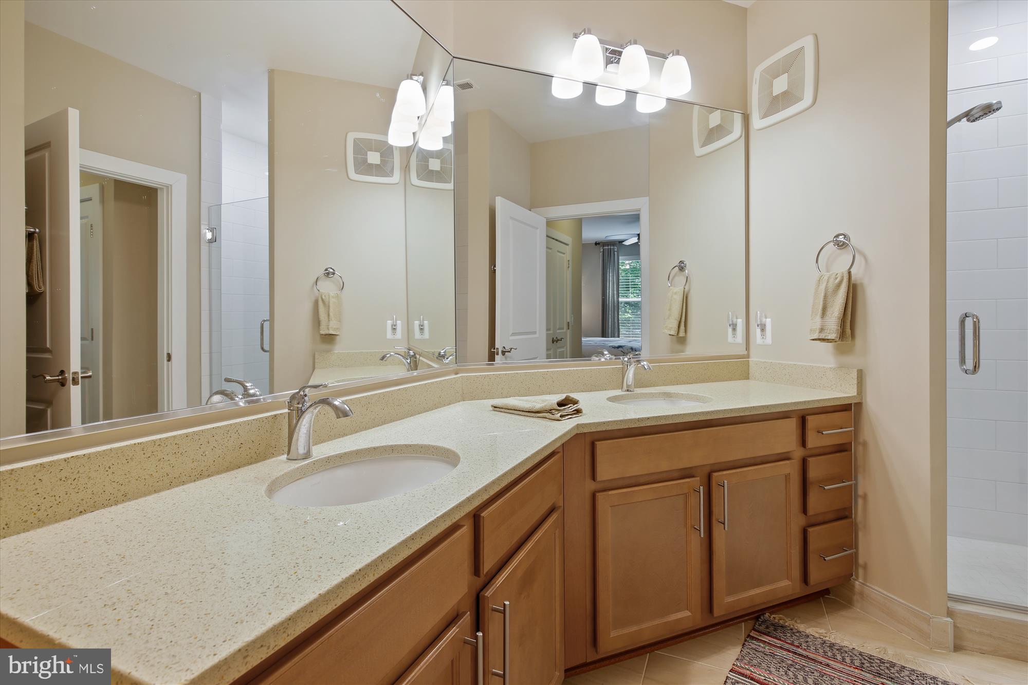 THE ENCLAVE - Residential