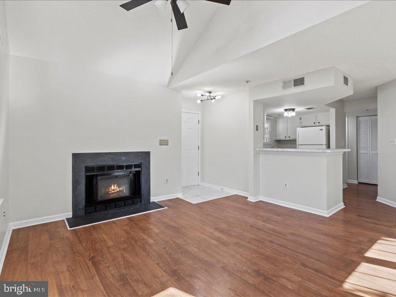 LAUREL LAKES - Residential Lease