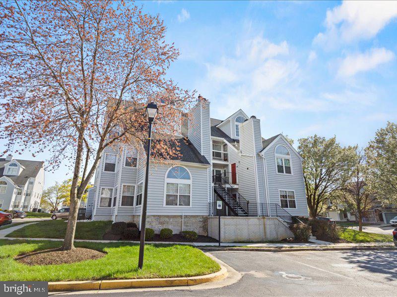 LAUREL LAKES - Residential Lease