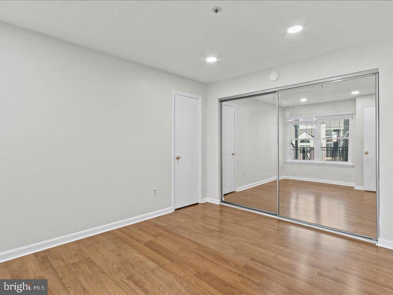 LAUREL LAKES - Residential Lease