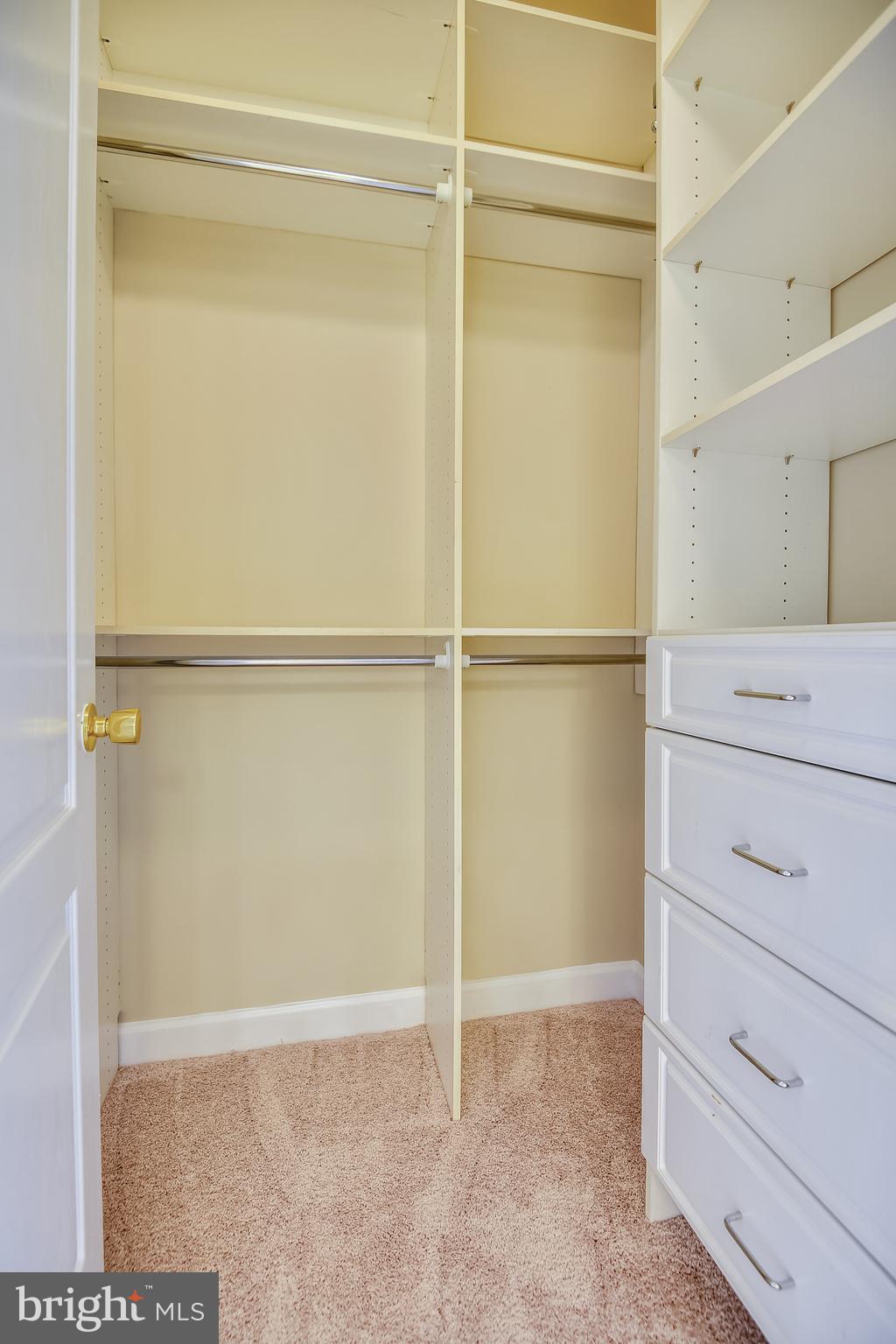 RUSSETT - Residential