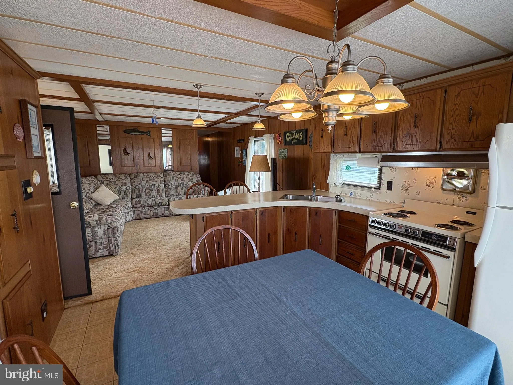 Ocean View, Delaware 19970, United States, 2 Bedrooms Bedrooms, ,1 BathroomBathrooms,Residential,Active,185185