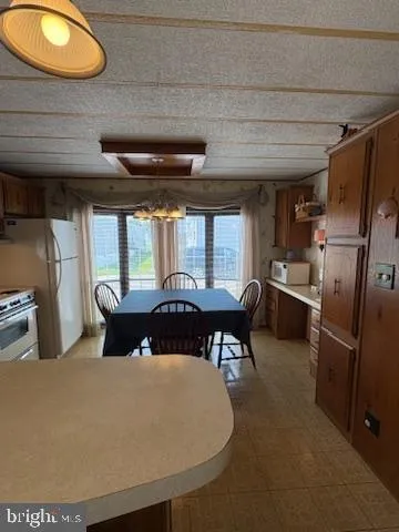 Ocean View, Delaware 19970, United States, 2 Bedrooms Bedrooms, ,1 BathroomBathrooms,Residential,Active,185185