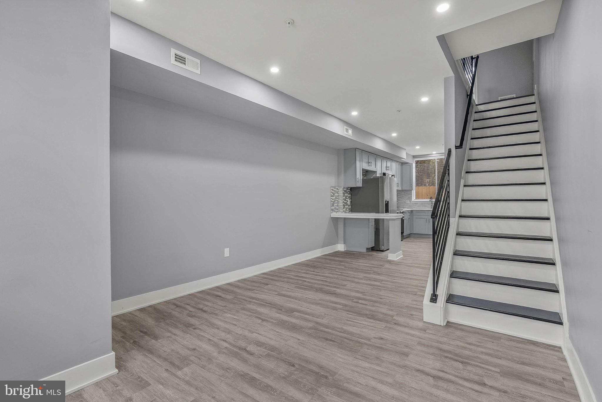 POINT BREEZE - Residential